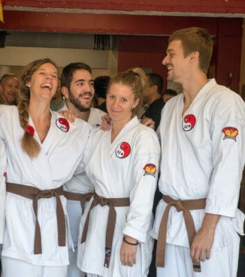 Adult students training Shaolin Kung Fu in Barcelona with focus, structure, and traditional methodology.